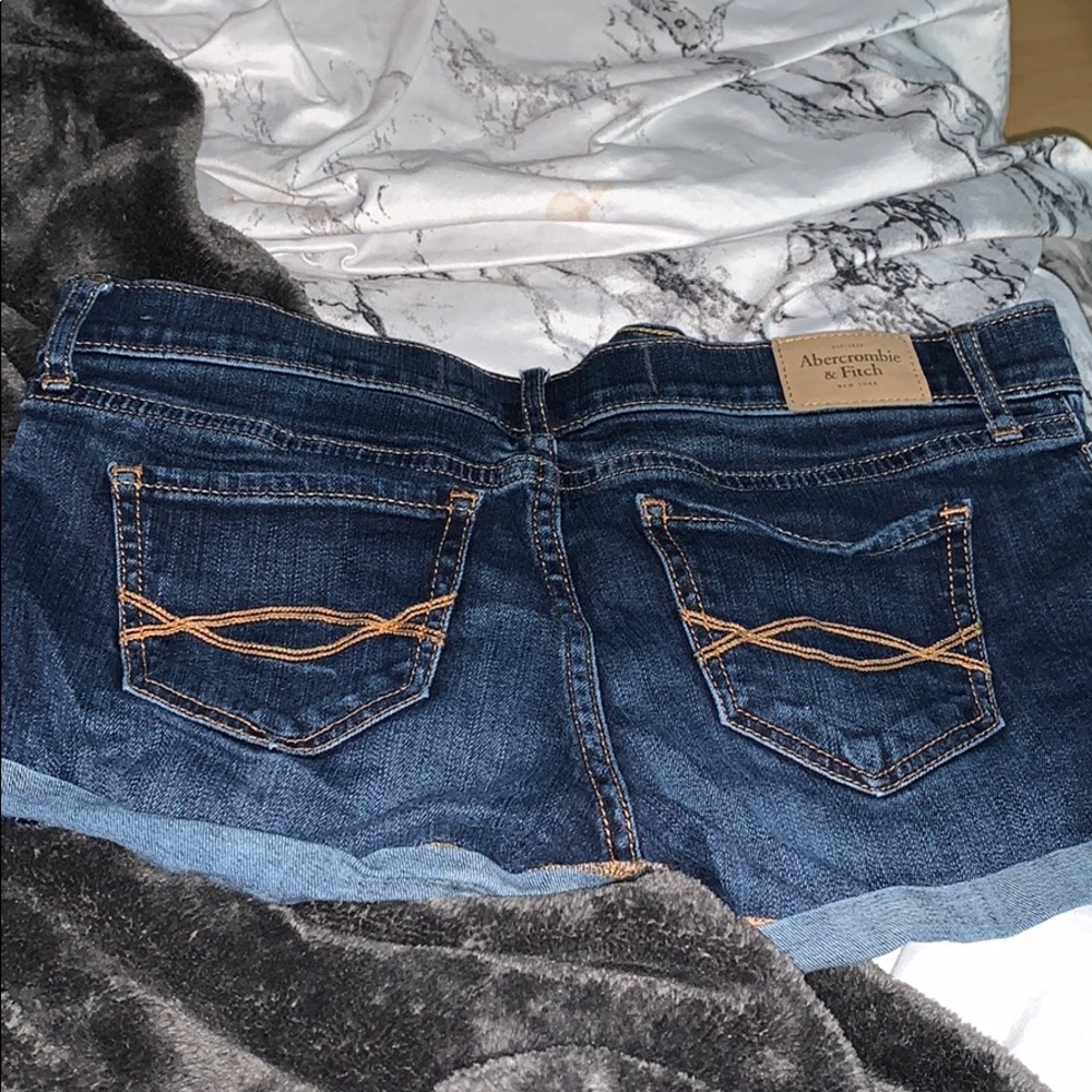 SIZE 0 ABERCROMBIE & FITCH